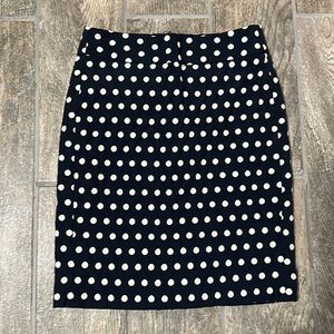 Banana Republic 00 pencil skirt, navy and off-white dots.